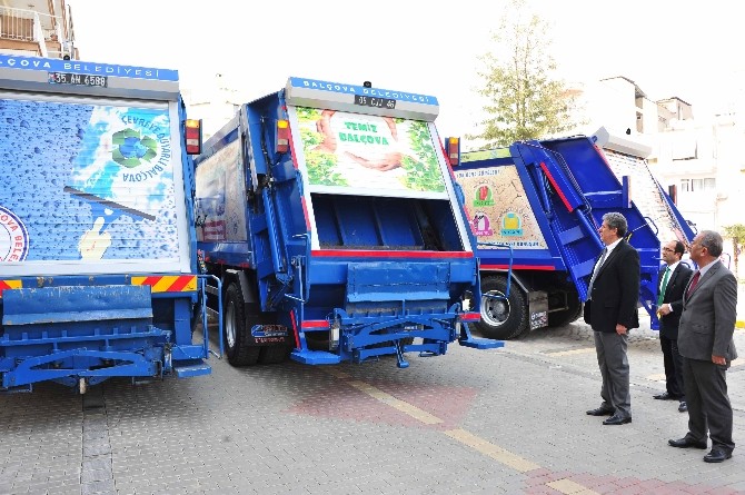 Makam Aracı Gibi Çöp Kamyonu