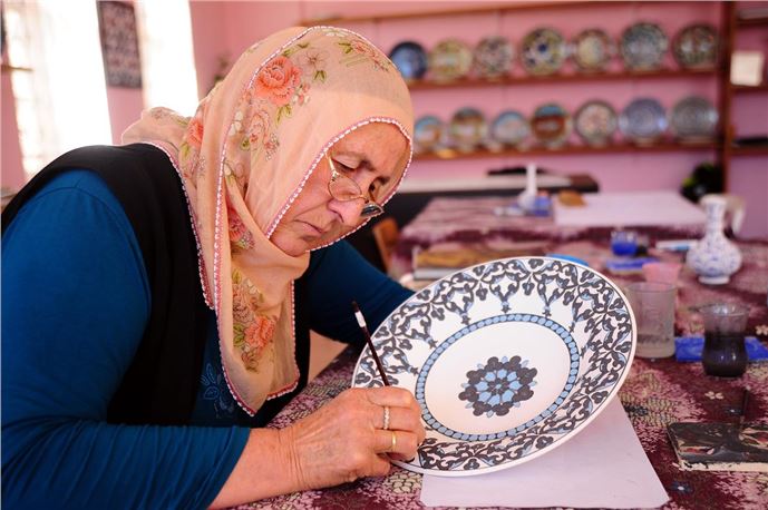 Çini, Güzelyurtlu kadınların gelir kapısı oldu