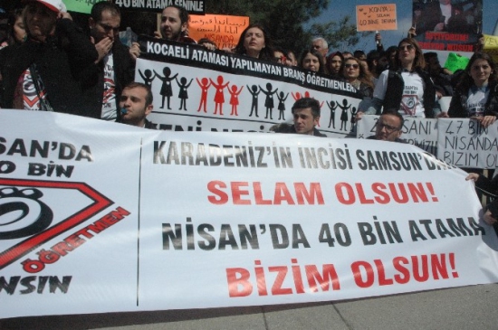 Atanamayan Öğretmenler Sokakta Ders Yaptı