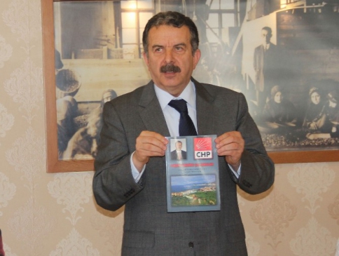 Giresun'da CHP Milletvekili Selahattin Karaahmetoğlu, yeniden aday adayı olduğunu duyurdu.