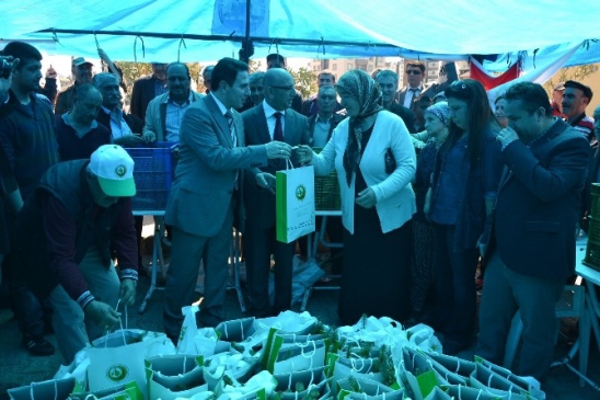 Kozan İlçesi'nde Orman Haftası Kapsamında 10 Bin Fidan Dağıtılıyor