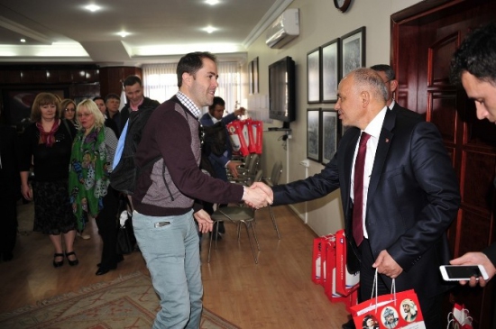 Karaman'da Sağlıklı Avrupa Gençliği Projesi Kapsamında Yabancı Heyet Başkan Çalışkan'ı Ziyaret Etti