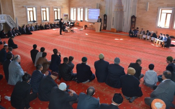 Bitlis Tatvan'da Kuran-ı Kerim Yarışması Düzenlendi, Öğrenciler Ödüllendirildi