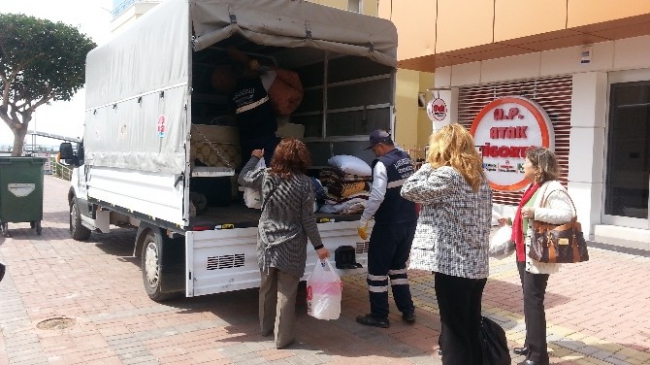 Antalya Alanya'da Yangında Evi Yanan Aileye CHP Kadın Kolları'ndan Yardım Geldi