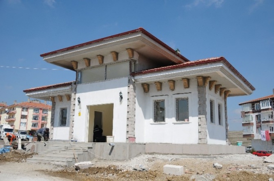 Pursaklar'da Yeni Muhtarlık Binalarının İnşaatı Tamamlanmak Üzere