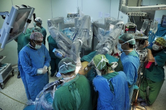 Erzurum'da DaVinci Robotu ile Prostat Ameliyatları Başarıyla Gerçekleştiriliyor