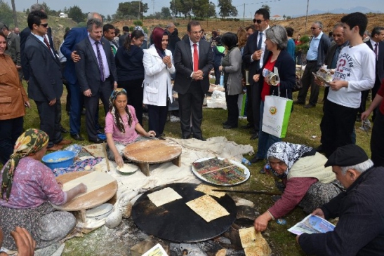 Antalya Aksu'da Gönül Elçileri Projesi Kapsamında Fidan Dikimi Gerçekleştirildi