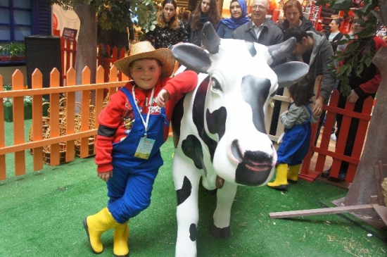 Espark Alışveriş Merkezi'nde Ali Baba'nın Masal Çiftliği Ziyarete Açık