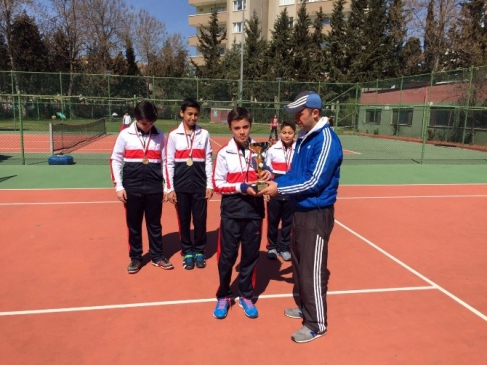 Gaziantep'te Özel Sanko Okulları Yıldız Erkekler Takımı Şampiyonluk Kazandı