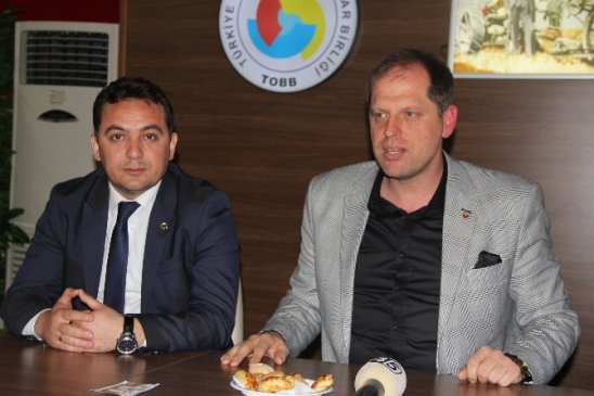 Manisa'da MHP Milletvekili Aday Adayı Hasan Eryılmaz Ticaret Borsası'nı Ziyaret Etti