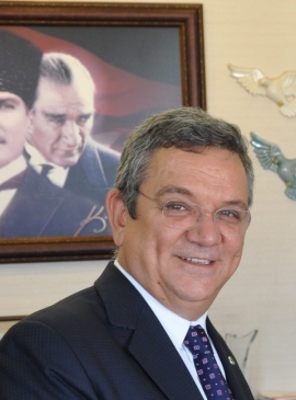 Kuşadası'nda Başkan Kayalı, Dünya Tiyatrolar Günü'ne Özel Mesaj Yayınladı