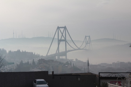 İstanbul'da Sabah Saatlerinde Etkili Olan Sis, Görüş Mesafesini Düşürdü
