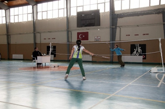 Koçarlı'da Badminton Turnuvasında 75 Öğrenci Yarıştı