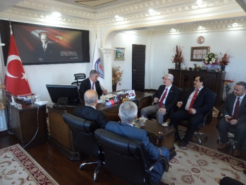 Akçakoca'da Halk Eğitim Merkezi Müdürleri Kaymakamı Ziyaret Etti