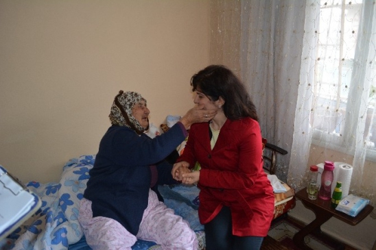 Salihli Belediyesi, 36 Aileye Hasta Bezi Yardımında Bulundu