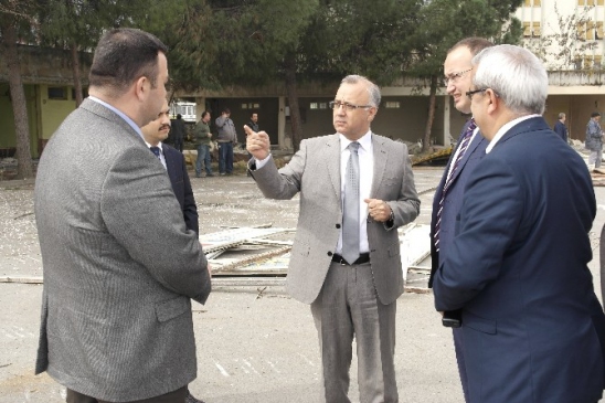 Manisa Salihli'de Modern Pazar Yeri ve Otopark İnşaatına Başlandı