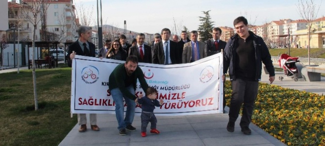 Kırşehir'de Sağlıklı Yaşam Yürüyüşü Gerçekleştirildi, Vatandaşlar Katıldı