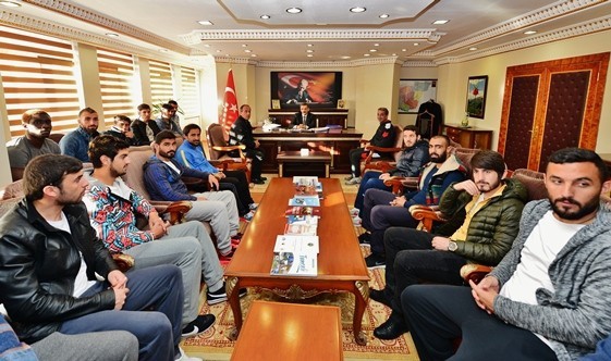 Dersimspor Futbol Takımı, Tunceli Valisi Osman Kaymak'ı Ziyaret Etti