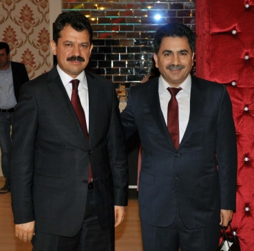 Adana'da Başsavcı Vekili Mustafa Yalçın için düzenlenen veda yemeğinde, Yalçın duygusal bir şiirle meslektaşlarına veda etti.