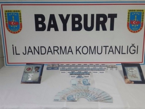 Demirözü'nde Jandarma, 16 Adet Sahte 100 TL'lik Banknot Ele Geçirdi