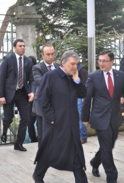 Abdullah Gül, Emirgan'daki Hamid-i Evvel Camii'nde Cuma Namazı Kıldı