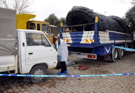 Aydın Efeler'de Gece Bekçisinin Pikap Kazasında Hayatını Kaybetmesi Olayı İnceleniyor
