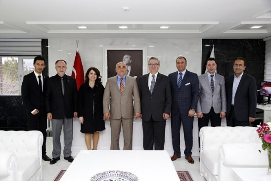 Isparta Süleyman Demirel Üniversitesi'nde Tekstil Günleri ile İşbirliği Artıyor
