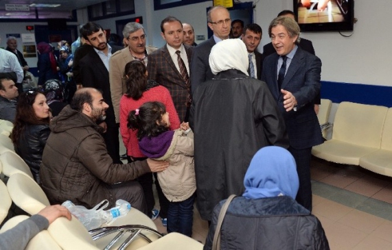Beyoğlu'nda Başkan Demircan Kuledibi Göz Hastanesi'ni Ziyaret Etti