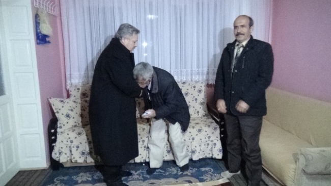 Erzincan'da Borç Yüzünden Elektrikleri Kesilen Aileye Vali Kahraman'dan Destek Geldi