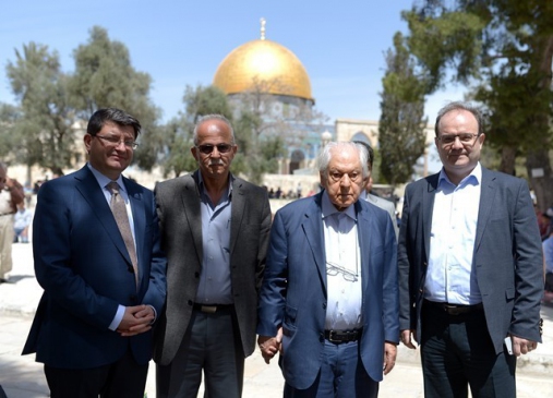 Kudüs'te Cuma Namazı Kılan Nuri Pakdil, TİKA Programıyla Hayalini Gerçekleştirdi