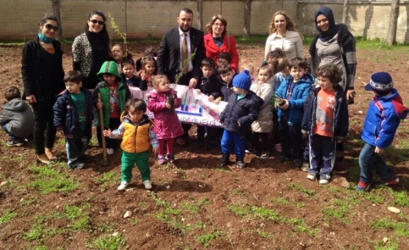 Kilis İlk Adım Çocuk Gelişim Akademisi Öğrencileri Fidan Dikimi Yaptı