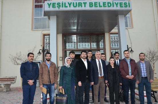 Yeşilyurt'ta AK Parti Gençlik Kolları'ndan Başkan Polat'a Ziyaret Gerçekleşti