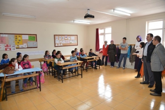 Melikgazi Gençlik Meclisi, Öğrencilere Meslekler Hakkında Bilgi Veriyor