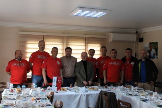 Eskişehir Tepebaşı'nda Başkan Ataç, AKUT Gönüllüleriyle Kahvaltıda Bir Araya Geldi