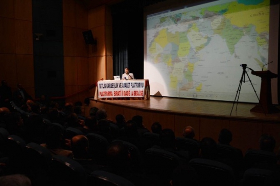 Tatvan'da Nevzat Çiçek'in “Ortadoğu ve İslam Dünyası” Konferansı Büyük İlgi Gördü