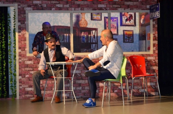 Özel İmperial Hastanesi Çalışanları Tiyatro ile Stres Attı