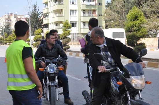 Reyhanlı'da Motosiklet Denetimleri Arttı ve Trafik Güvenliği Hedefleniyor