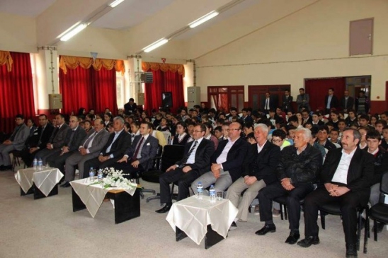 Amasya Hamamözü'nde Başkan Cafer Özdemir Öğrencilerle Bir Araya Geldi