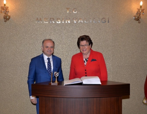 Bavyera Meclis Başkanı Barbara Stamm, Mersin Valisi Özdemir Çakacak'ı Makamında Ziyaret Etti