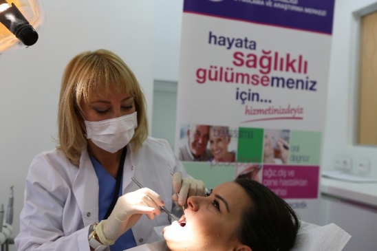 İstanbul'da Diş Çürüklerini Önleyen 12 Kural Açıklandı