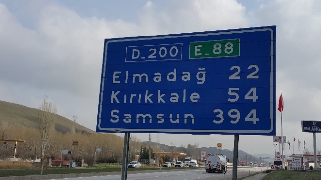 Çorum'da Karayolu Tabelalarında Şehrin Yer Almaması Tepki Çekti