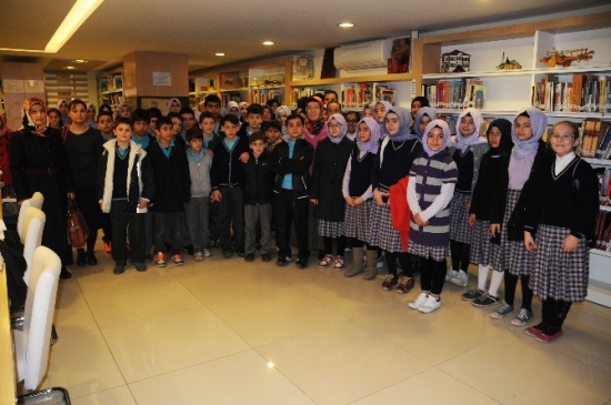 Pursaklar İmam Hatip Ortaokulu Öğrencileri Kütüphaneyi Ziyaret Etti