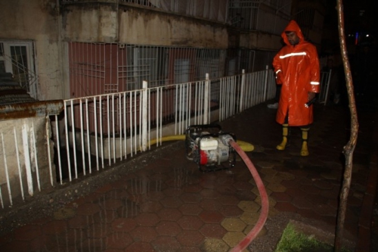 Siirt Merkez'de Yaşanan Sağanak Nedeniyle 37 Ev ve İş Yeri Su Baskınına Uğradı