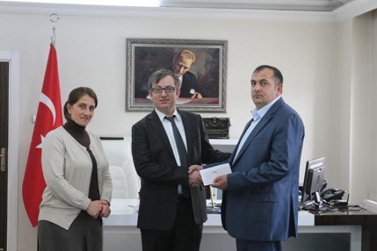 Doğubayazıt'ta Hikmet Eraslan'dan Eğitime 50 Bin TL Bağış