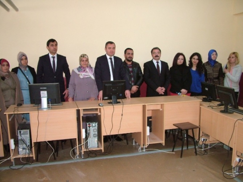 Van Tuşba'da İş Adamı Ercan Kızıltaş'tan Eğitim Destekleri