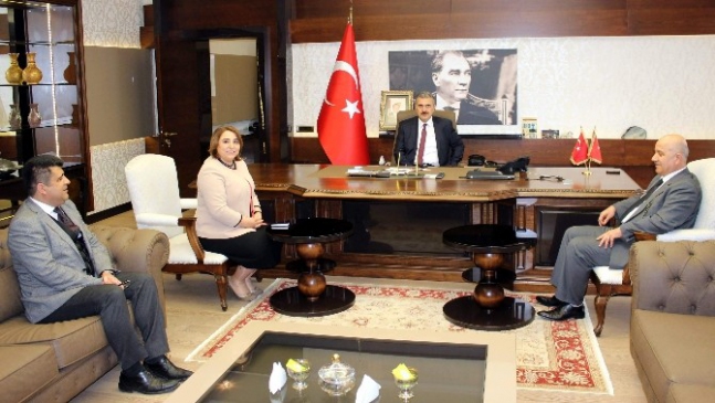 Aydın'da Gerçekleşen Eğitim Yönetimi Semineri'ne Milli Eğitim Yetkilileri Katıldı