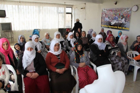 Van'da Kadın Komisyonu, Mahallelerde Sağlık Seminerleri Düzenliyor
