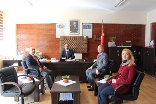 Bartın'da Sağlık Müdürü Dr. Dursun Koç, Turgut Işık Lisesini Ziyaret Etti
