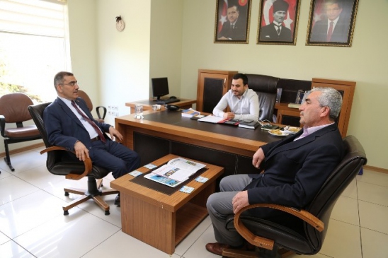 Yüreğir Belediye Başkanı Mahmut Çelikcan, AK Parti Adana Kadın ve Gençlik Kolları'na Ziyaret Gerçekleştirdi