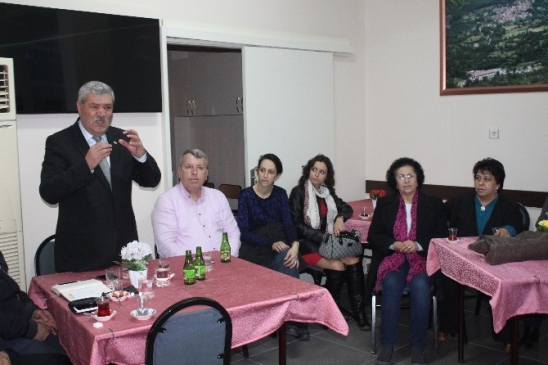 İzmir'de Hakkı Atila, Makedonya Göçmenleri Derneği'ni Ziyaret Etti